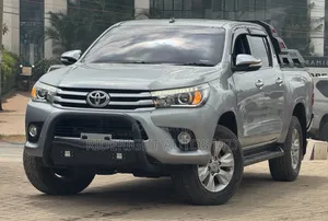 Toyota Hilux 2018 Silver