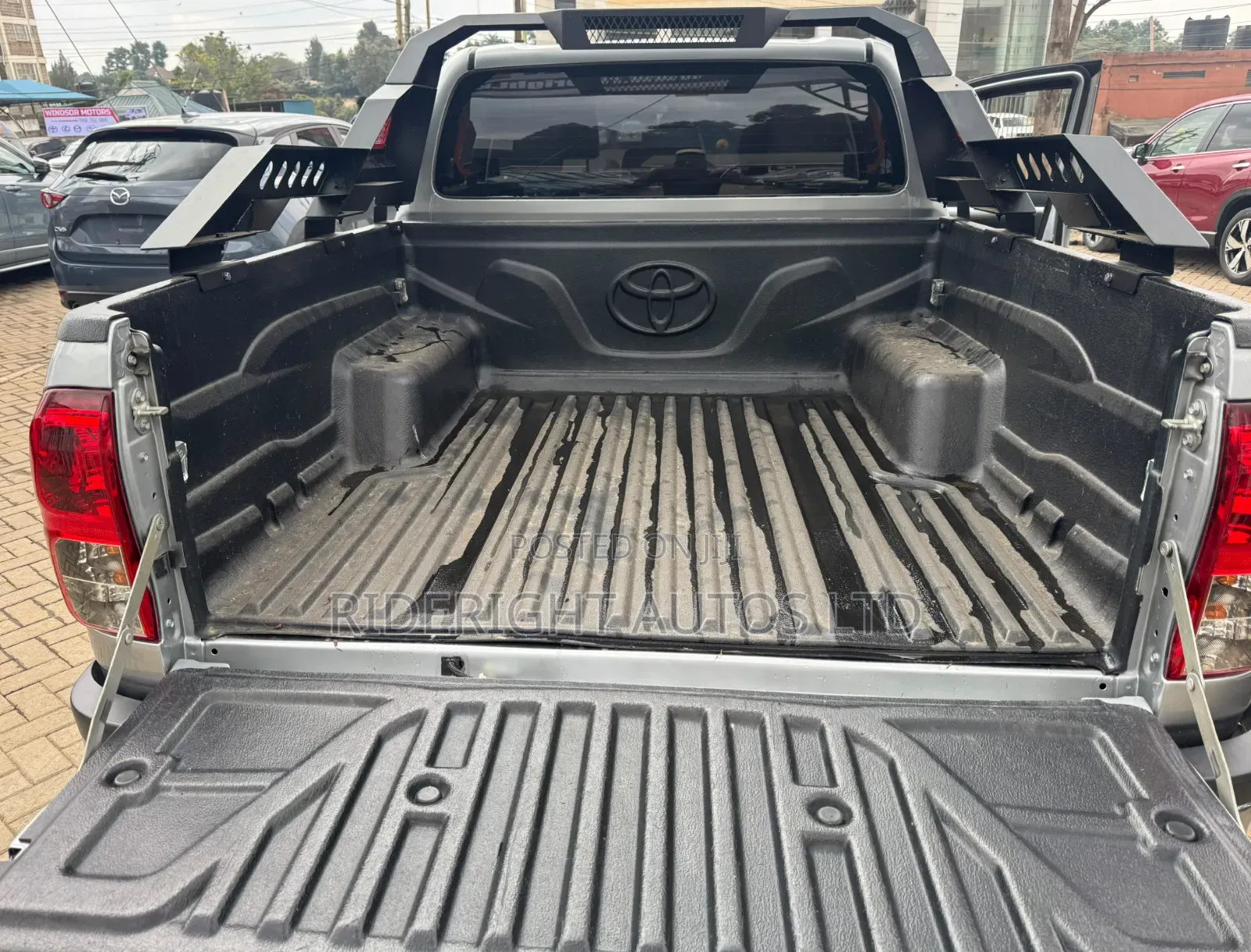 Toyota Hilux 2018 Silver