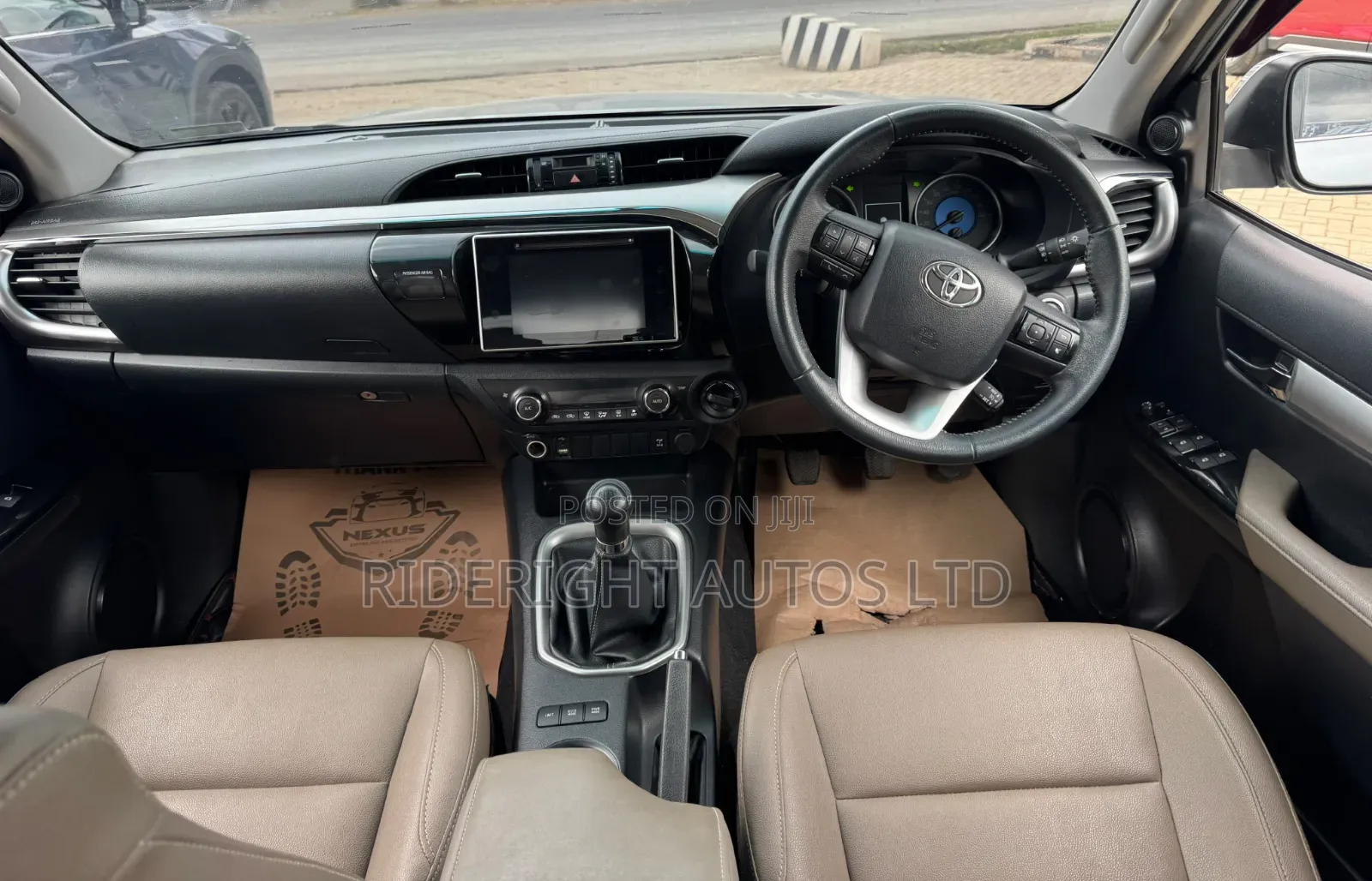 Toyota Hilux 2018 Silver