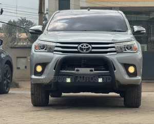 Toyota Hilux 2018 Silver
