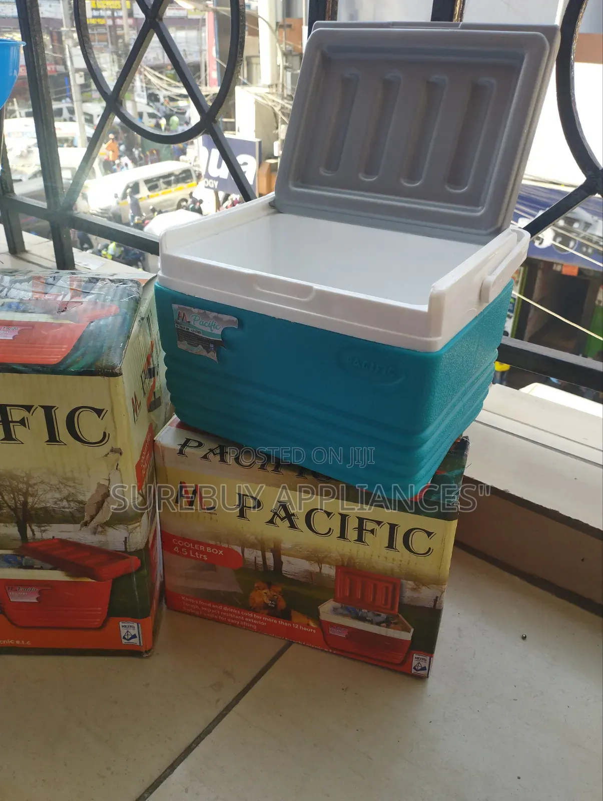 Pacific 4.5L Insulated Cooler Box for Food, Drinks Travel