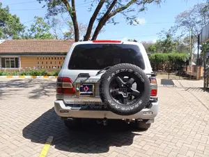 Toyota Land Cruiser 2005 Silver