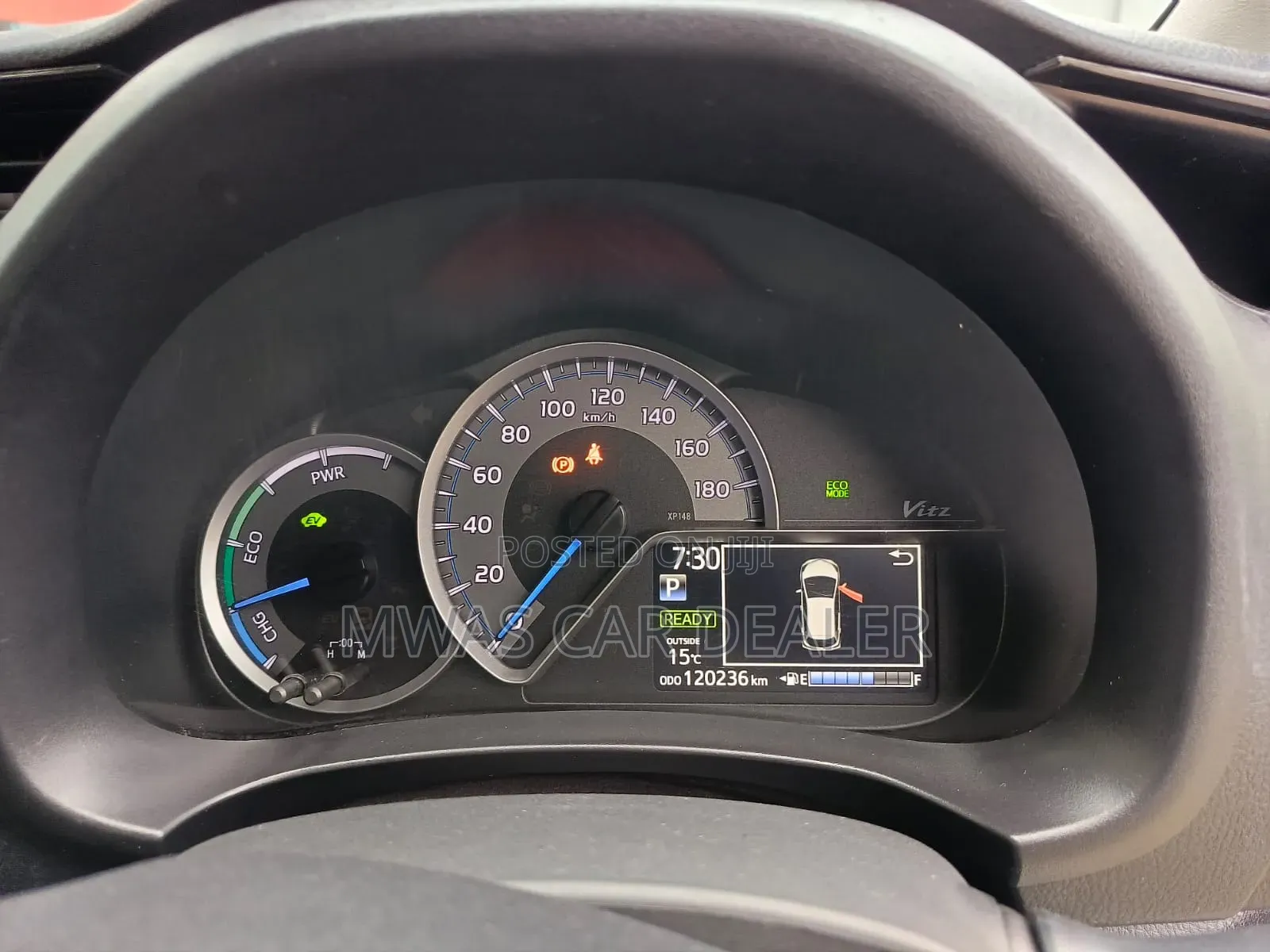 Toyota Vitz 2018 Silver