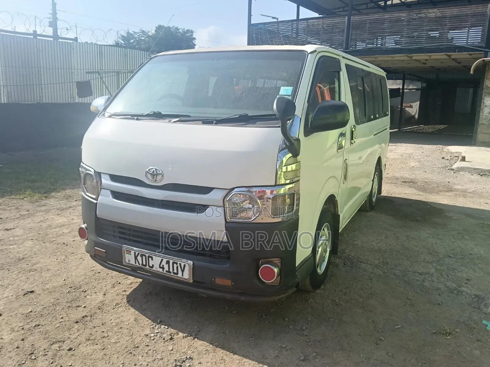 Toyota HiAce 2014 White