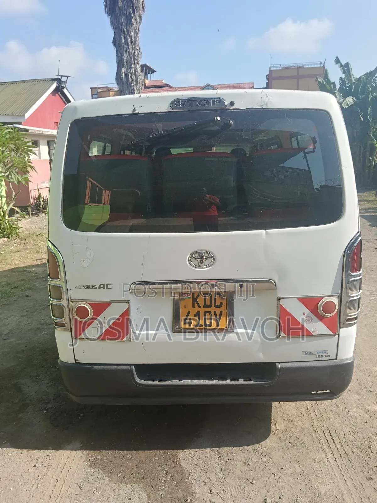 Toyota HiAce 2014 White