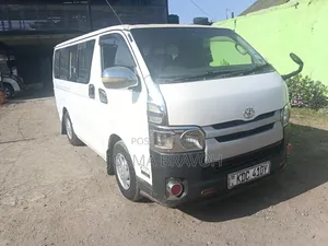 Toyota HiAce 2014 White