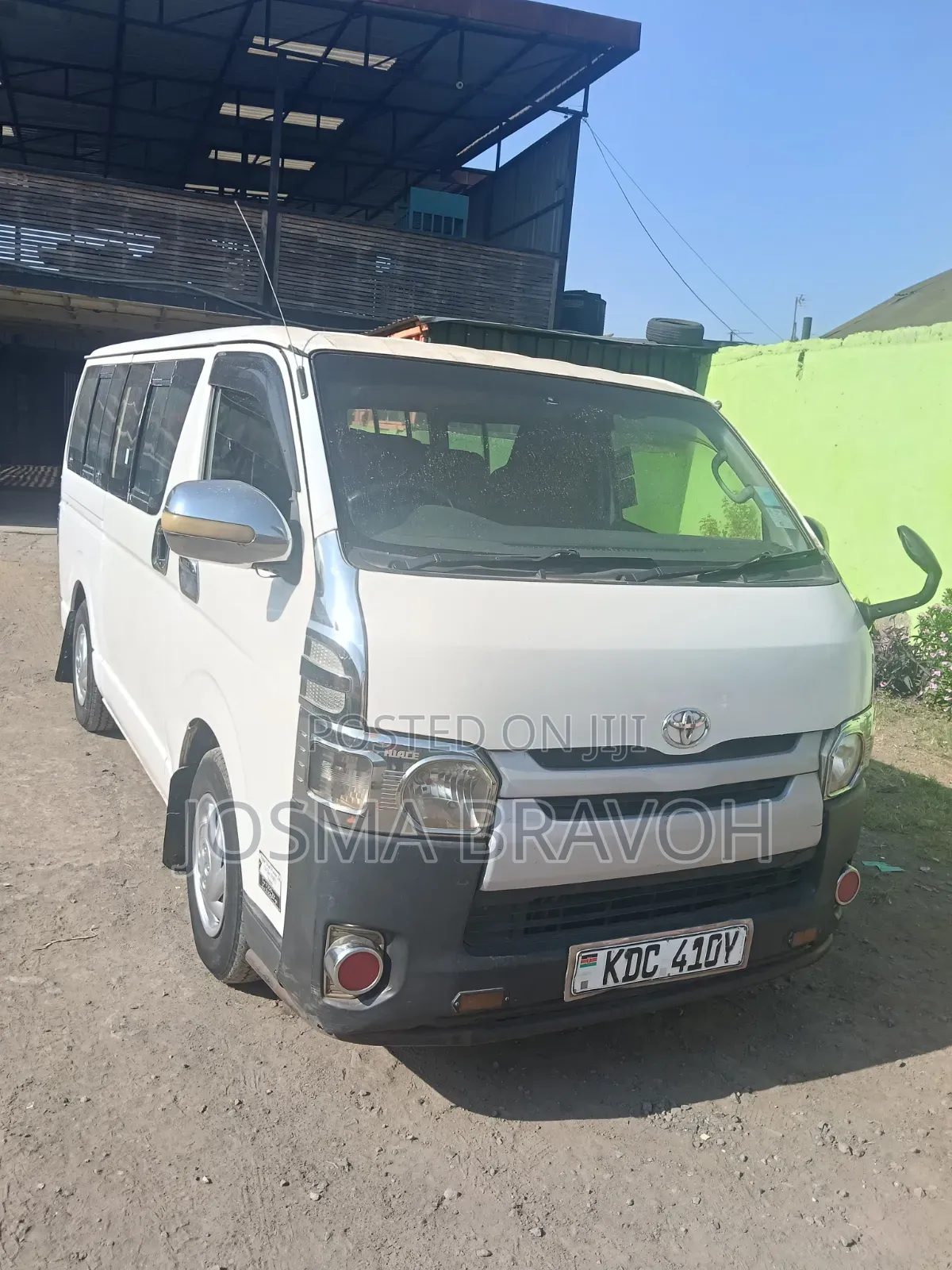 Toyota HiAce 2014 White