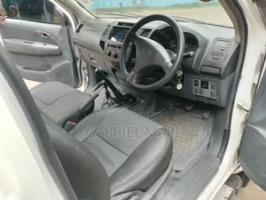 Toyota Hilux 2012 White