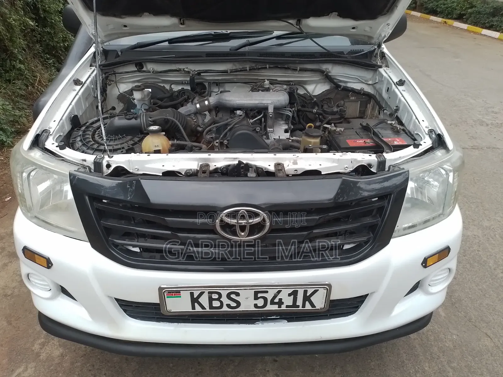 Toyota Hilux 2012 White