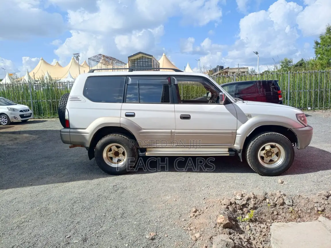 Toyota Land Cruiser Prado 2010 White