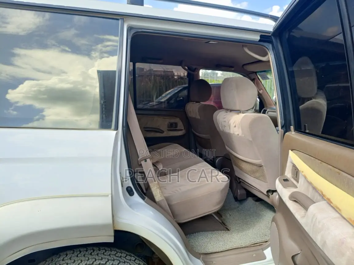 Toyota Land Cruiser Prado 2010 White