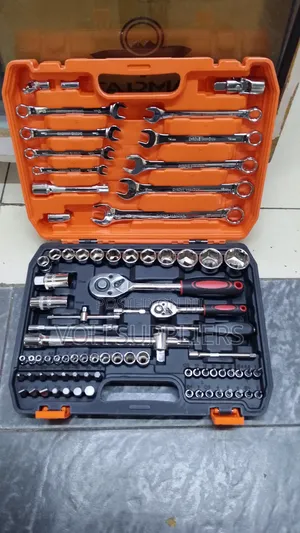 82-Piece Professional Socket Wrench Tool Set
