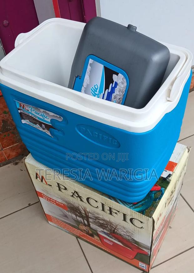 Pacific 32L Insulated Cooler Box for Camping Travel - main view