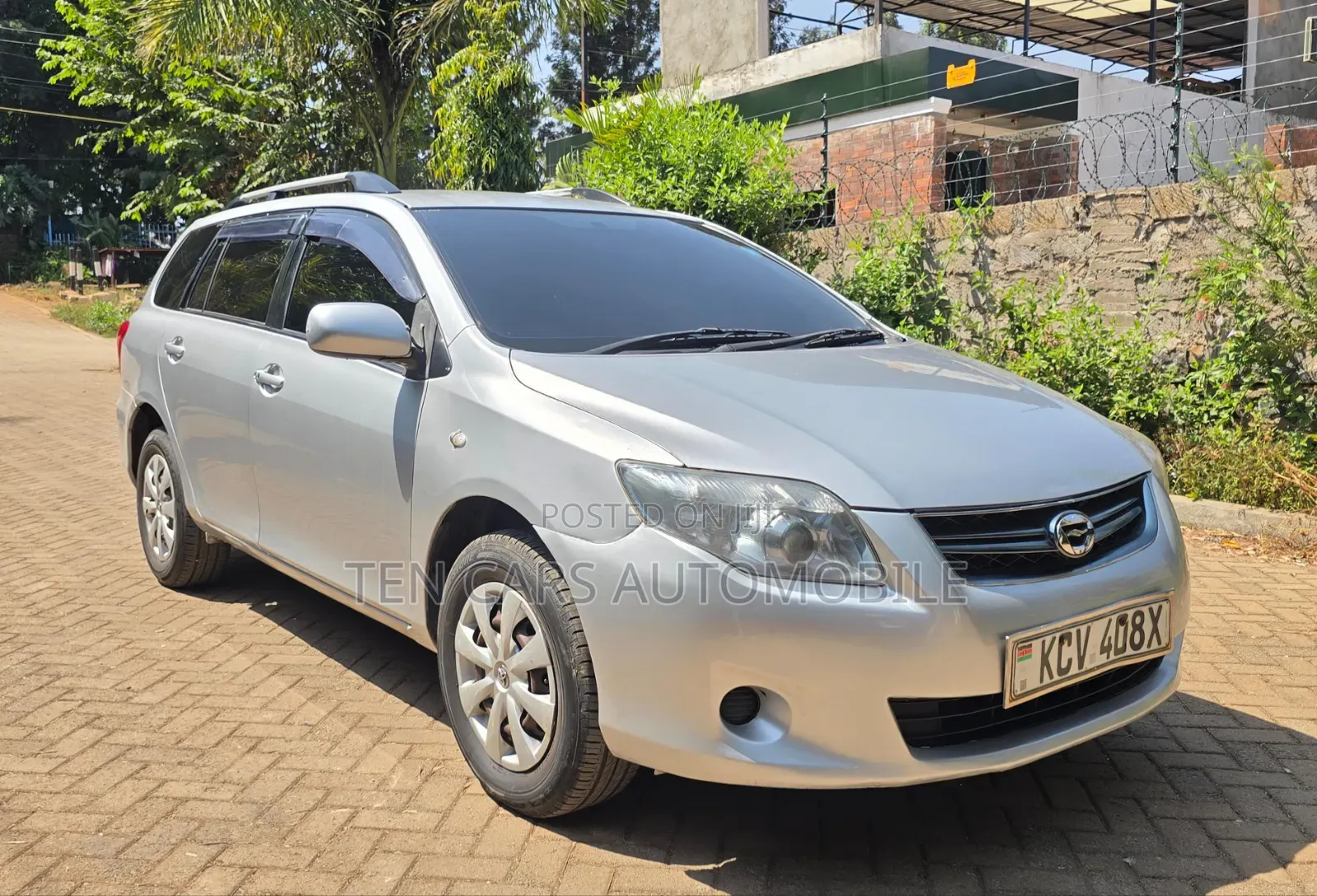 Toyota Corolla Fielder 2013 Silver