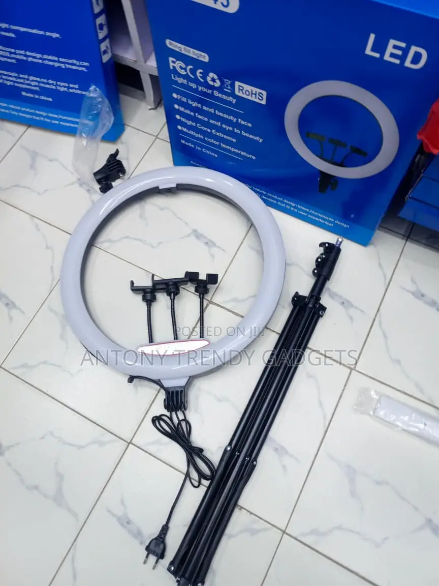 Professional LJJ-45 LED Ring Light for Photo Video Studio