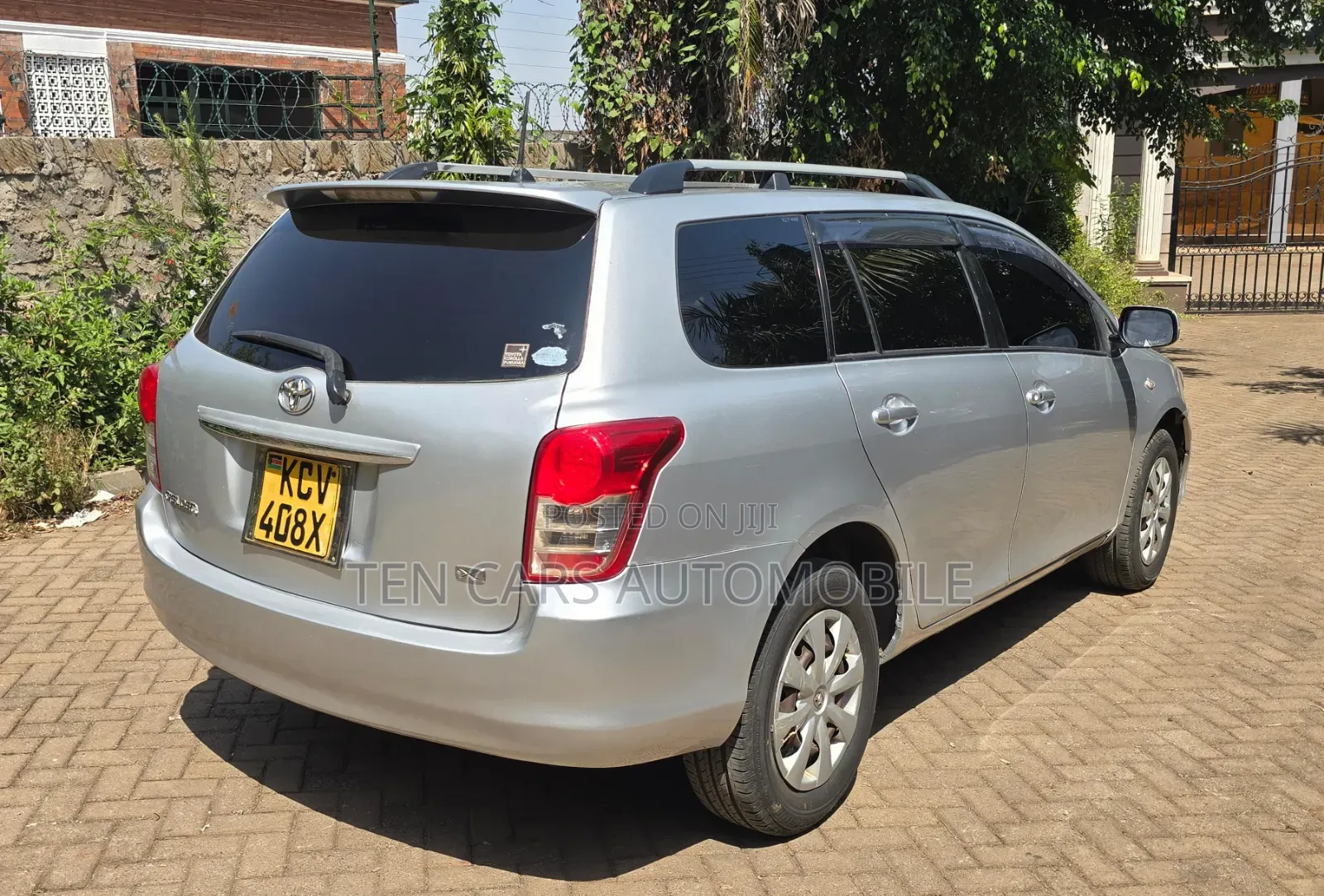Toyota Corolla Fielder 2013 Silver