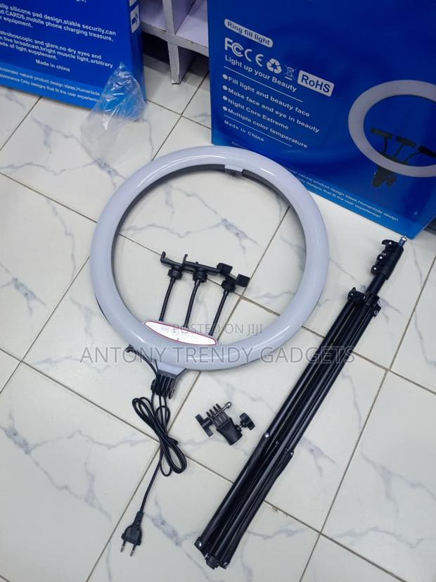 LJJ-45 LED Fill Light With Adjustable Stand 3 Phone Holders