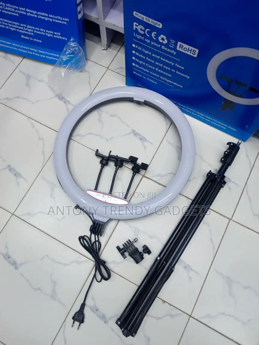 LJJ-45 LED Fill Light With Adjustable Stand 3 Phone Holders