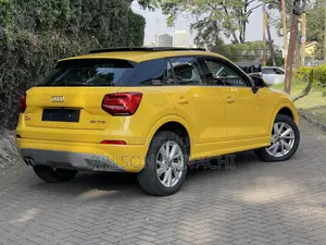 Audi Q2 2019 Yellow
