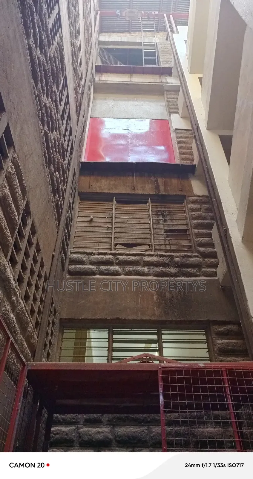 Roof Top Godown 4th Floor, With Lifting