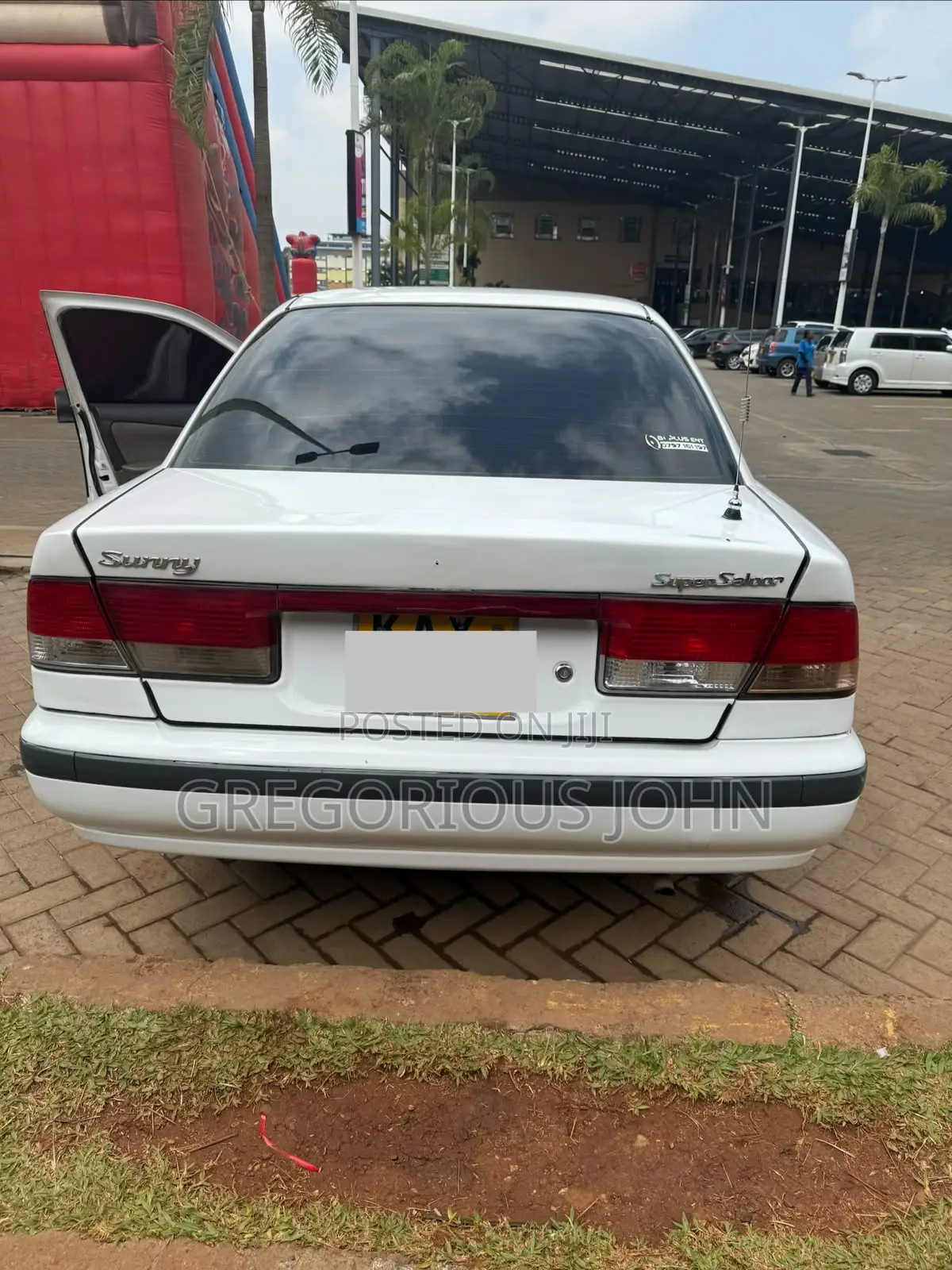 Nissan FB15 2000 White
