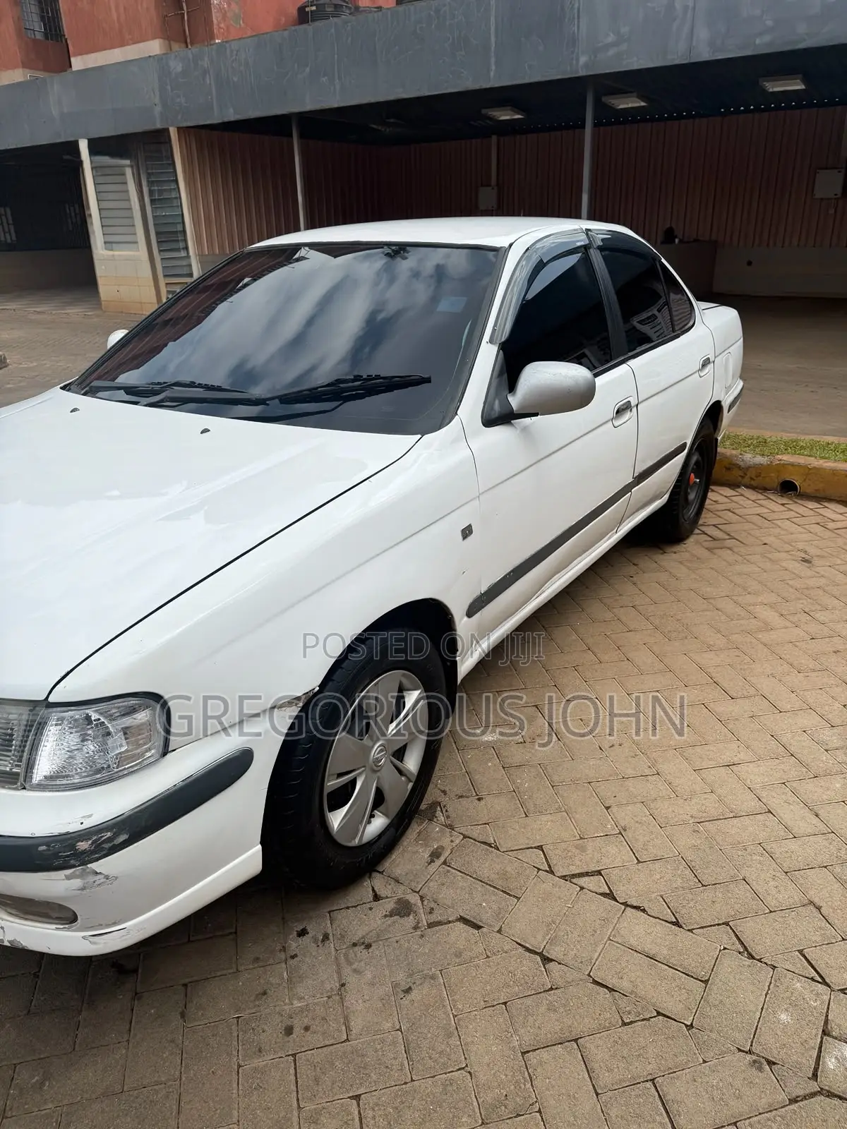 Nissan FB15 2000 White