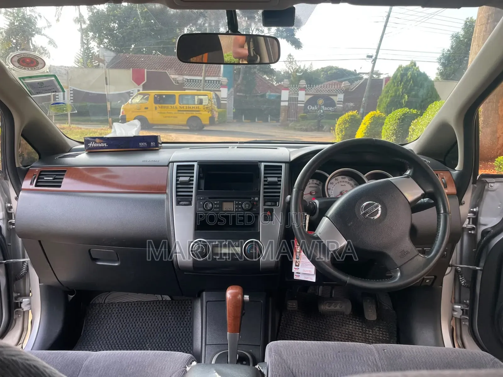 Nissan Tiida 2010 Silver