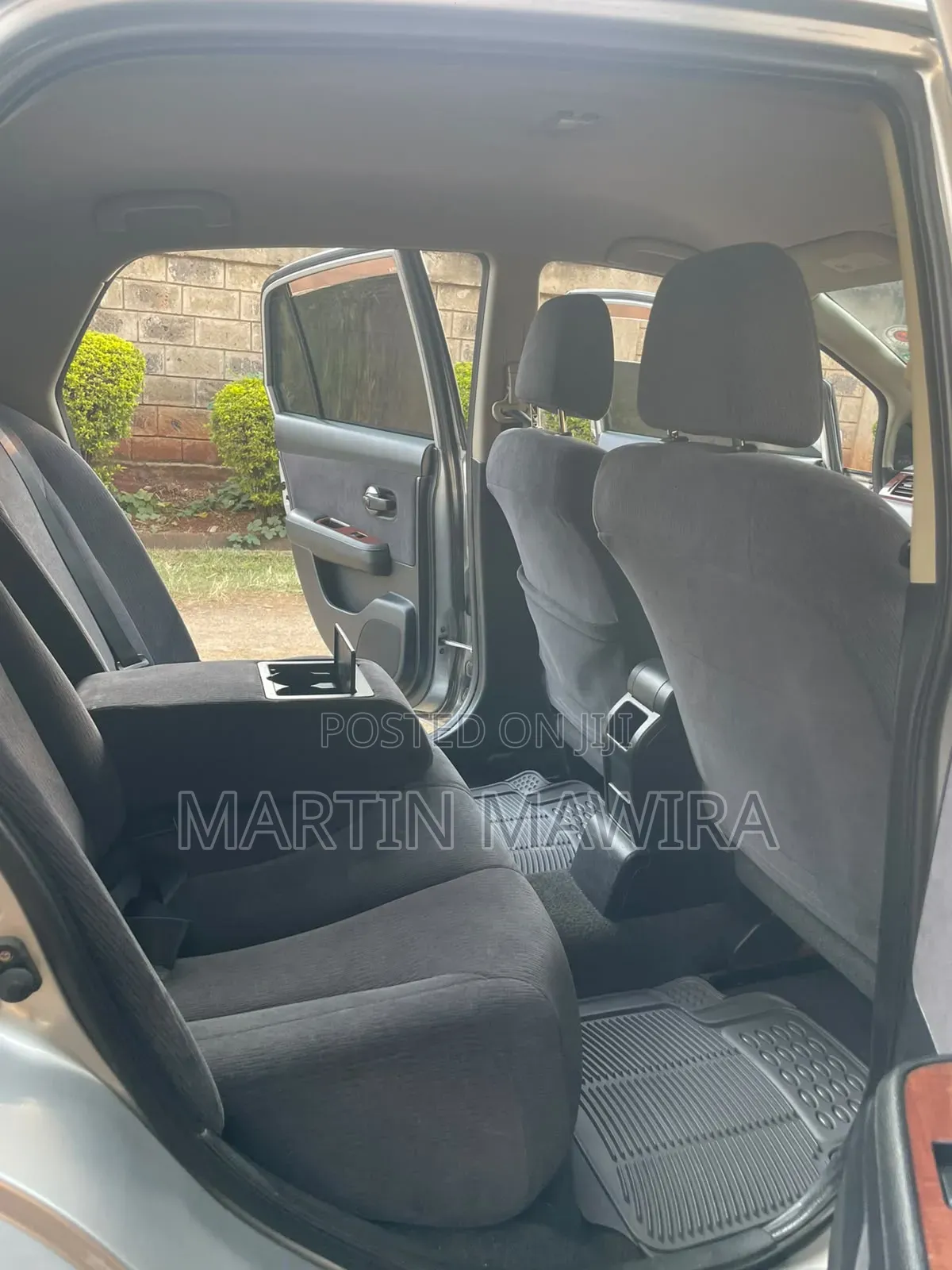 Nissan Tiida 2010 Silver