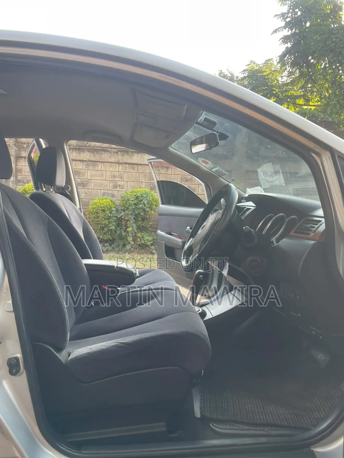 Nissan Tiida 2010 Silver