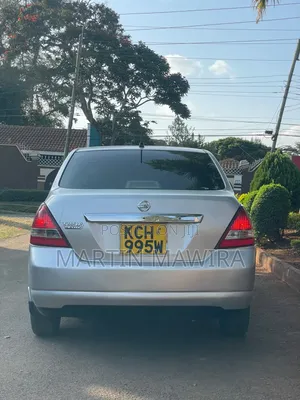 Nissan Tiida 2010 Silver