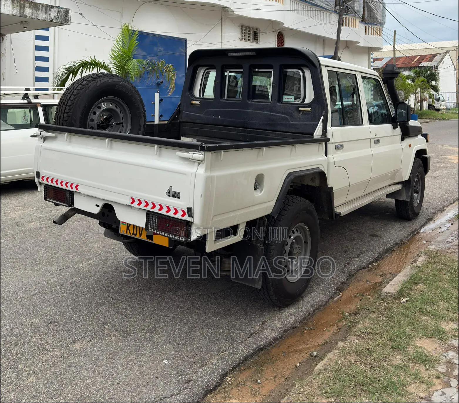 Toyota Land Cruiser 2025 White