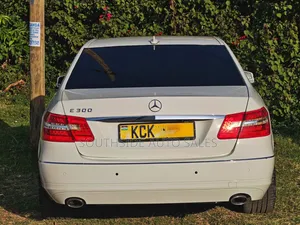 Mercedes-Benz E300 2010 White