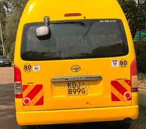 Toyota HiAce 2014 Yellow