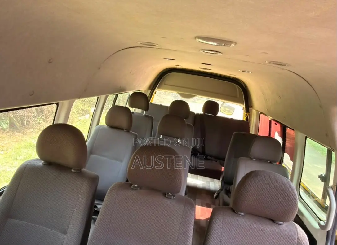 Toyota HiAce 2014 Yellow