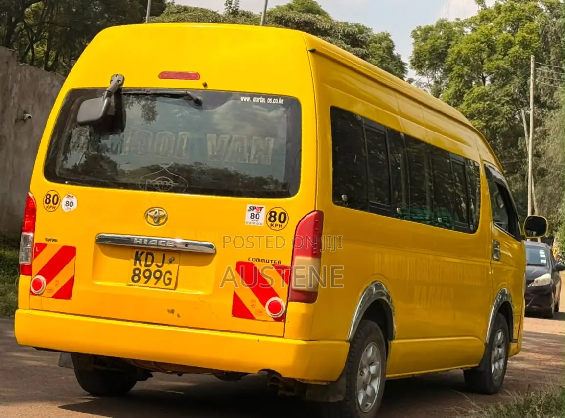 Toyota HiAce 2014 Yellow
