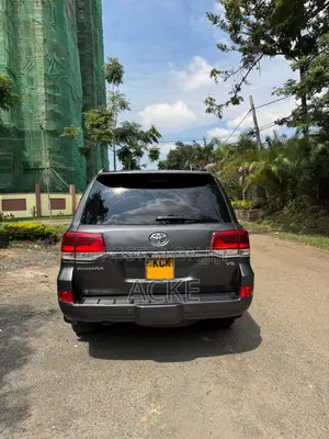 Toyota Land Cruiser 2016 Gray