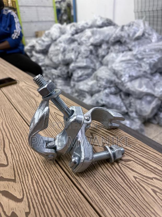 Scaffolding Swivel Coupler / Swivel Clamp – Heavy Duty Galvanized - thumbnail 3