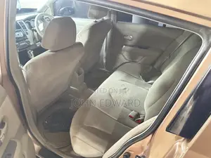 Nissan Tiida 2008 Gold