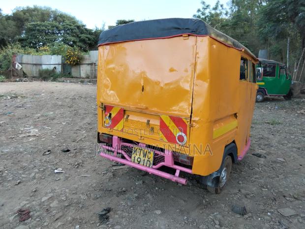 Piaggio 2020 Yellow - thumbnail 3