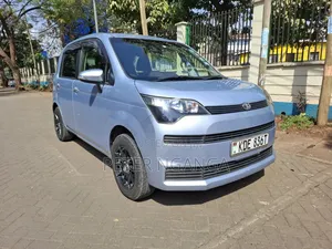 Toyota Spade 2014 Silver