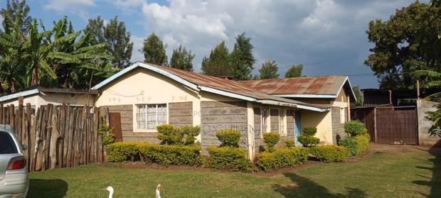 6bdrm Farm House in Kabatini for sale