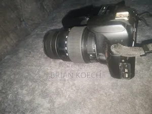 Canon Eos Rebel T5 With Speedlight(everything in the Picture)
