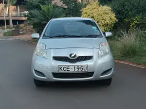Toyota Vitz 2008 Silver