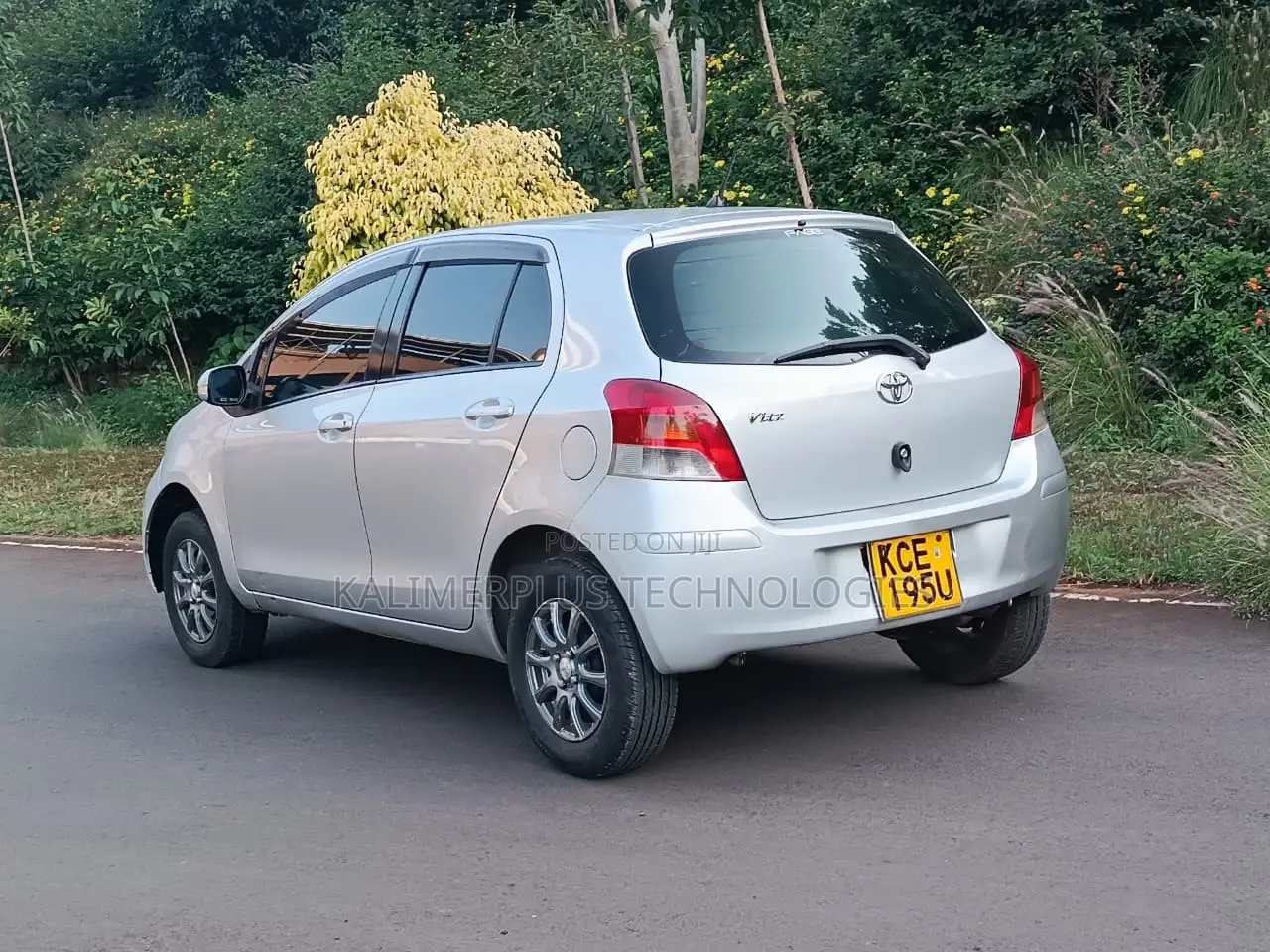Toyota Vitz 2008 Silver