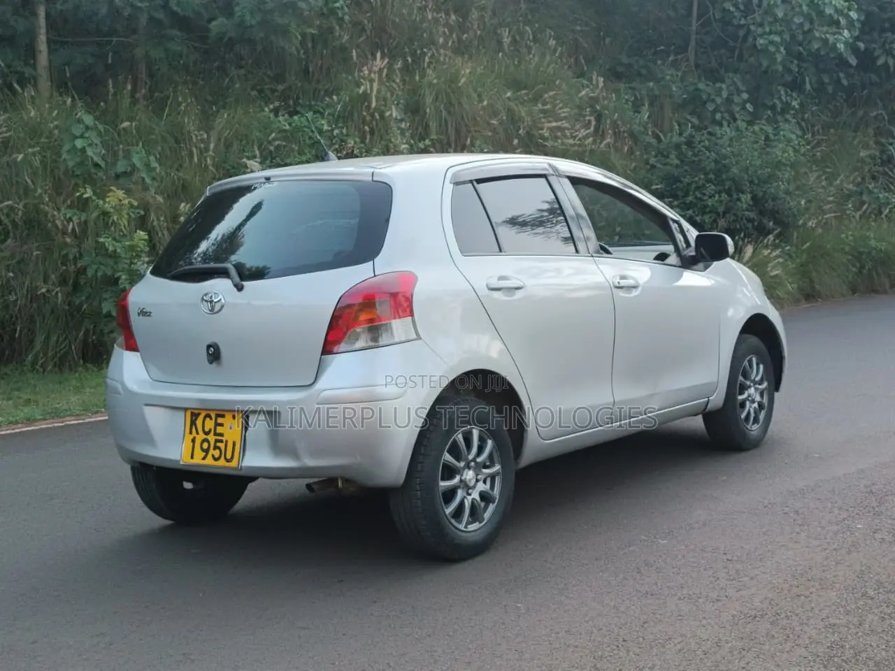 Toyota Vitz 2008 Silver