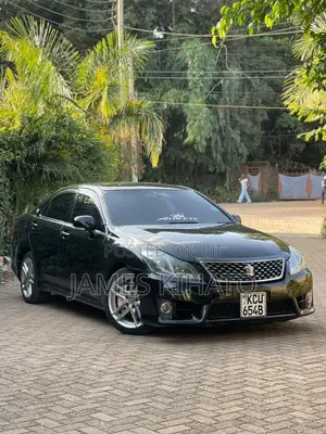 Toyota Crown 2012 Black