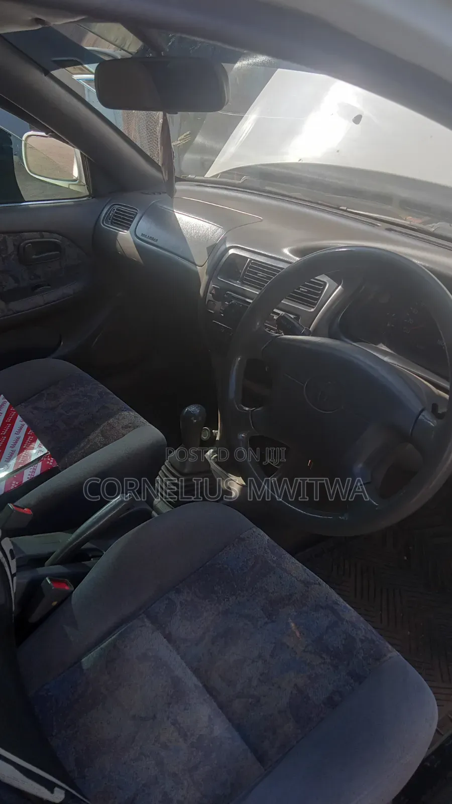 Toyota Corolla 2000 White