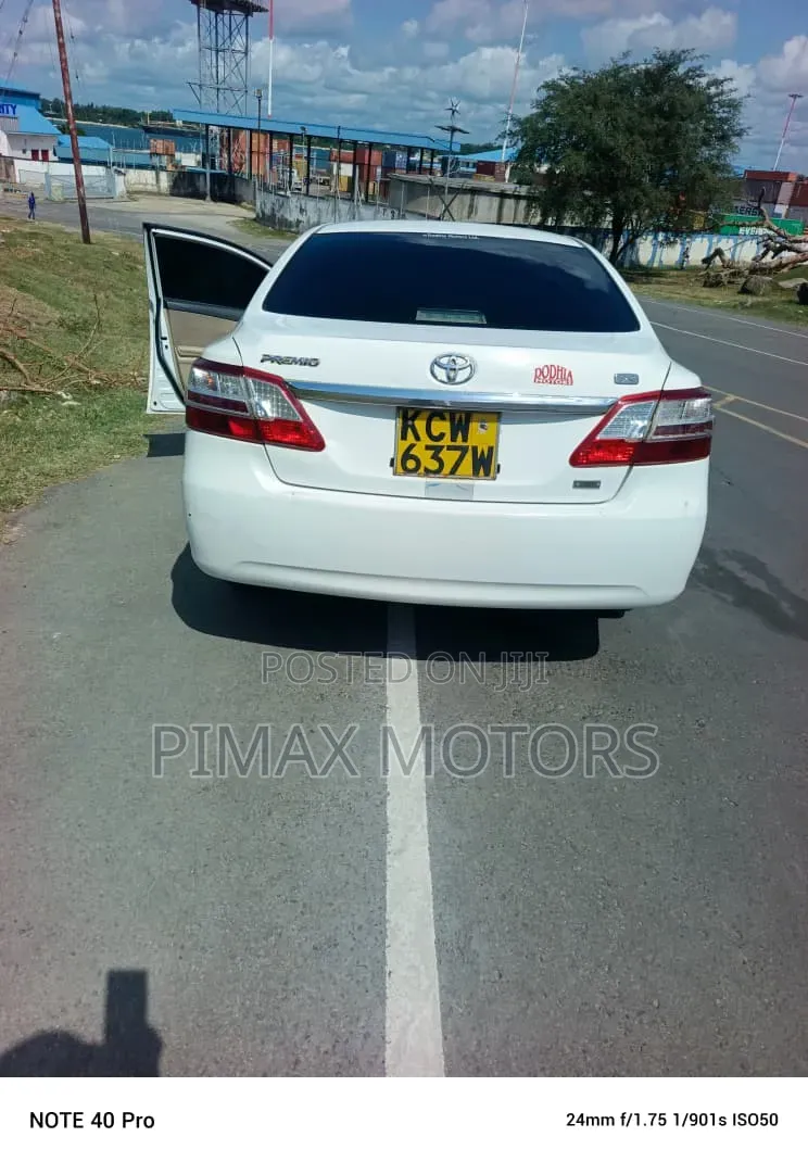 Toyota Premio 2014 White