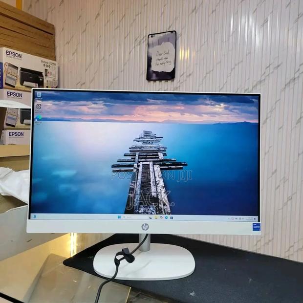 New Desktop Computer HP AiO 24 8GB Intel Core Ultra 5 SSD 512GB - main view