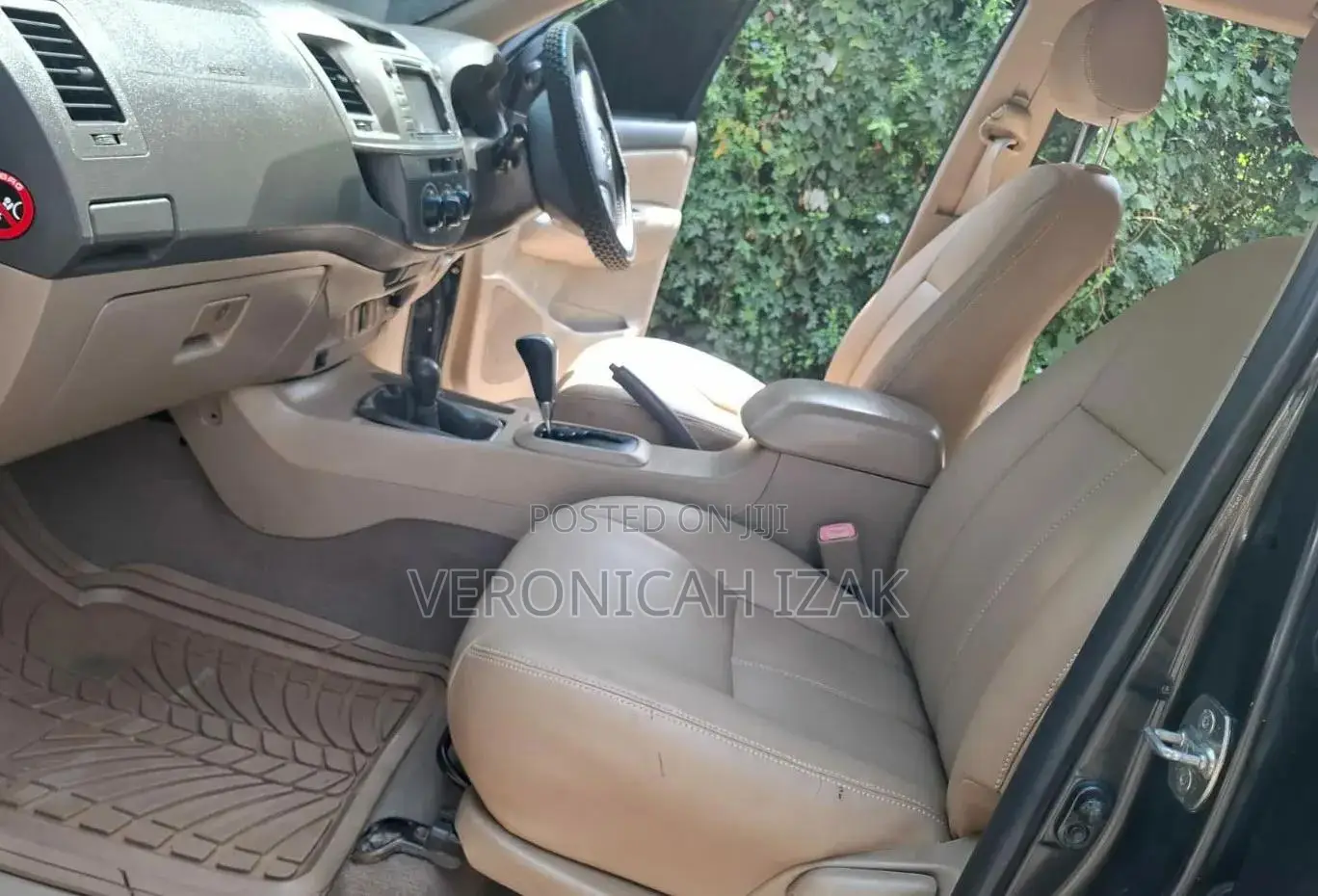 Toyota Hilux 2013 Black